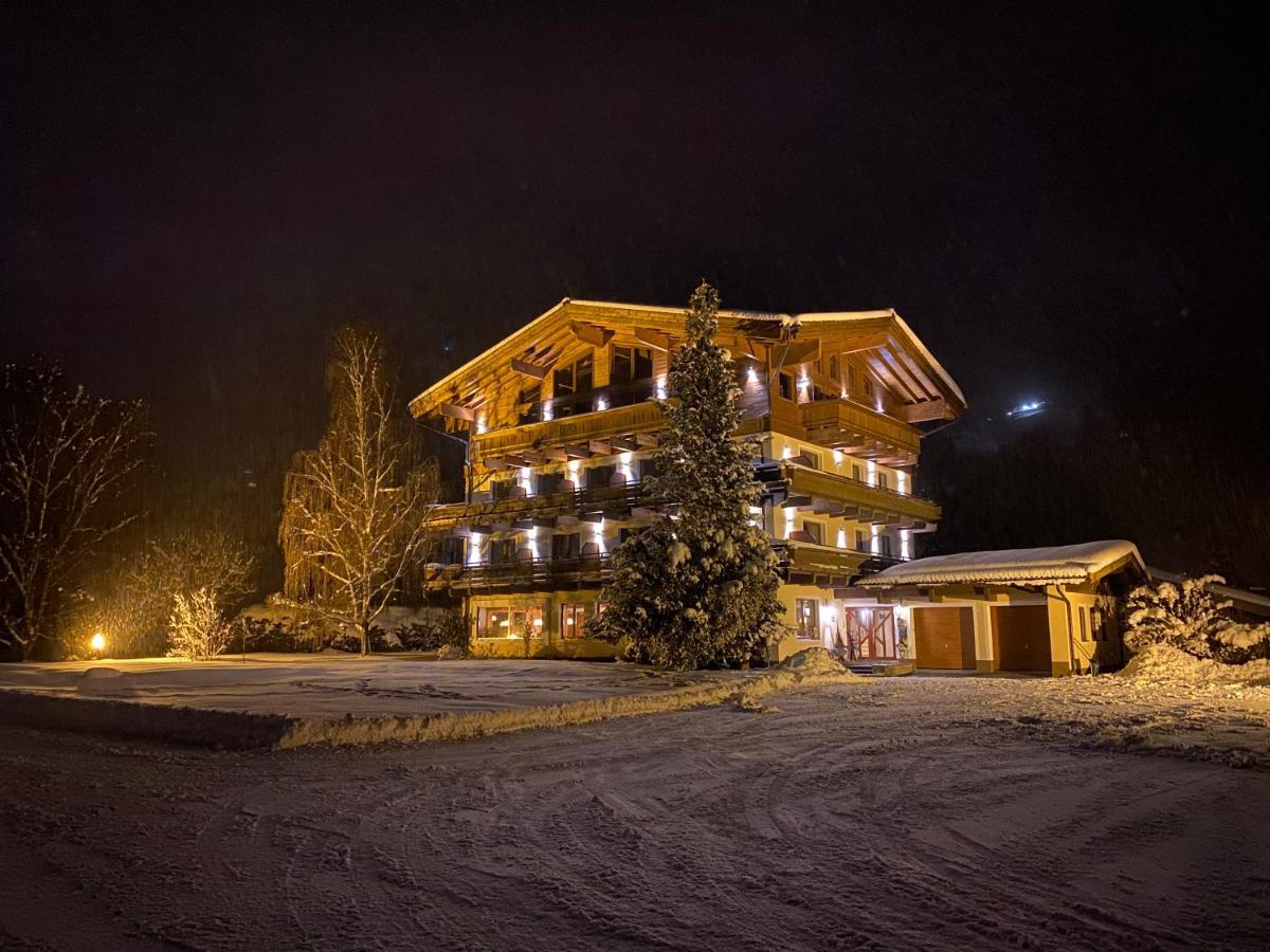 Pension Dorferwirt Bramberg am Wildkogel Exterior photo