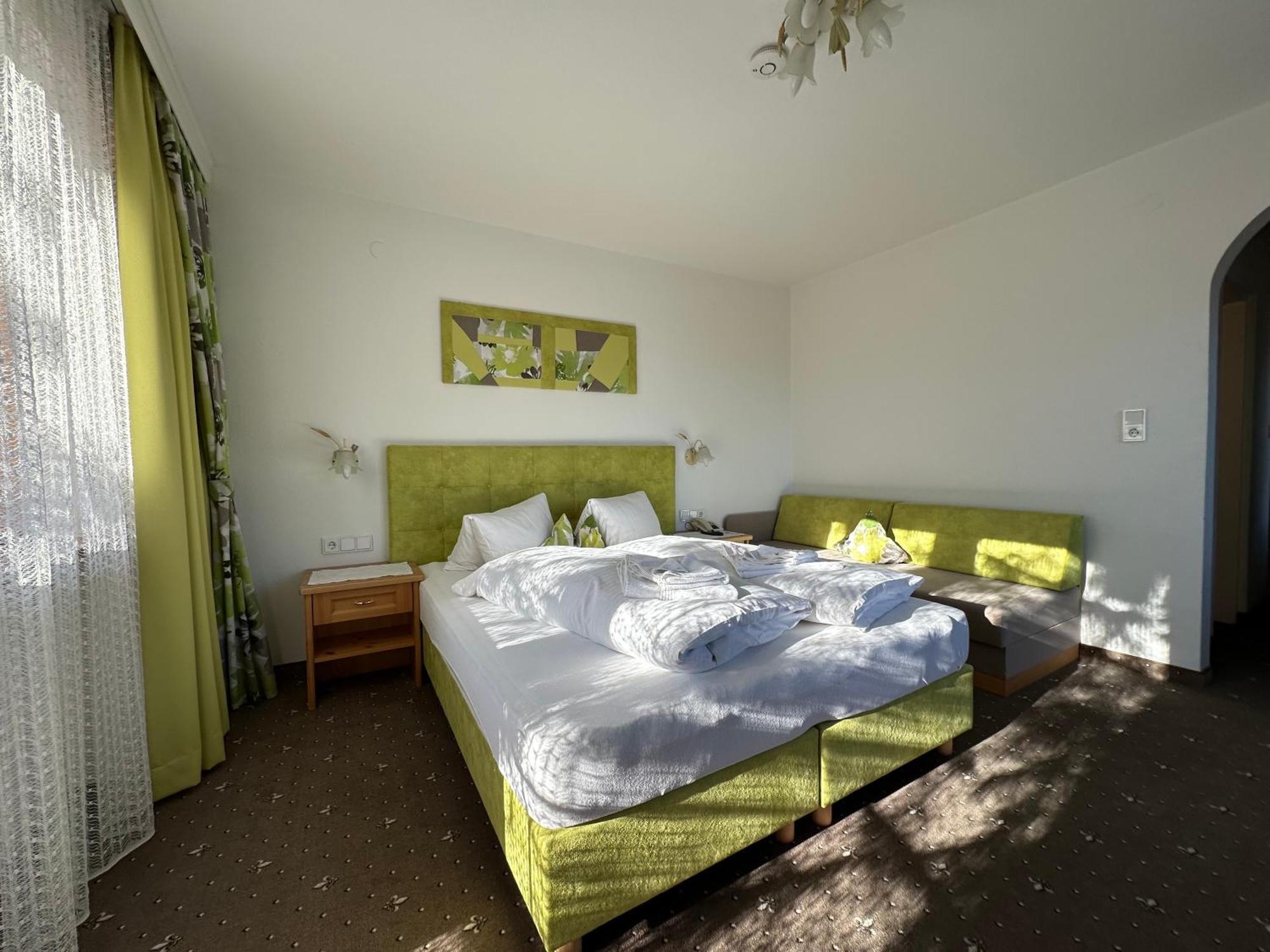 Pension Dorferwirt Bramberg am Wildkogel Room photo